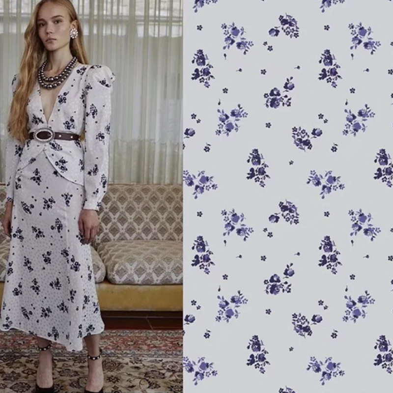 Ткань из полиэстера с принтом роскошный бренд узор стрейч атласная ткань женская рубашка одежда саржевая ткань для платья по метру
Ткань из полиэстера с принтом роскошный бренд узор стрейч атласная ткань женская рубашка одежда саржевая ткань для платья по метру