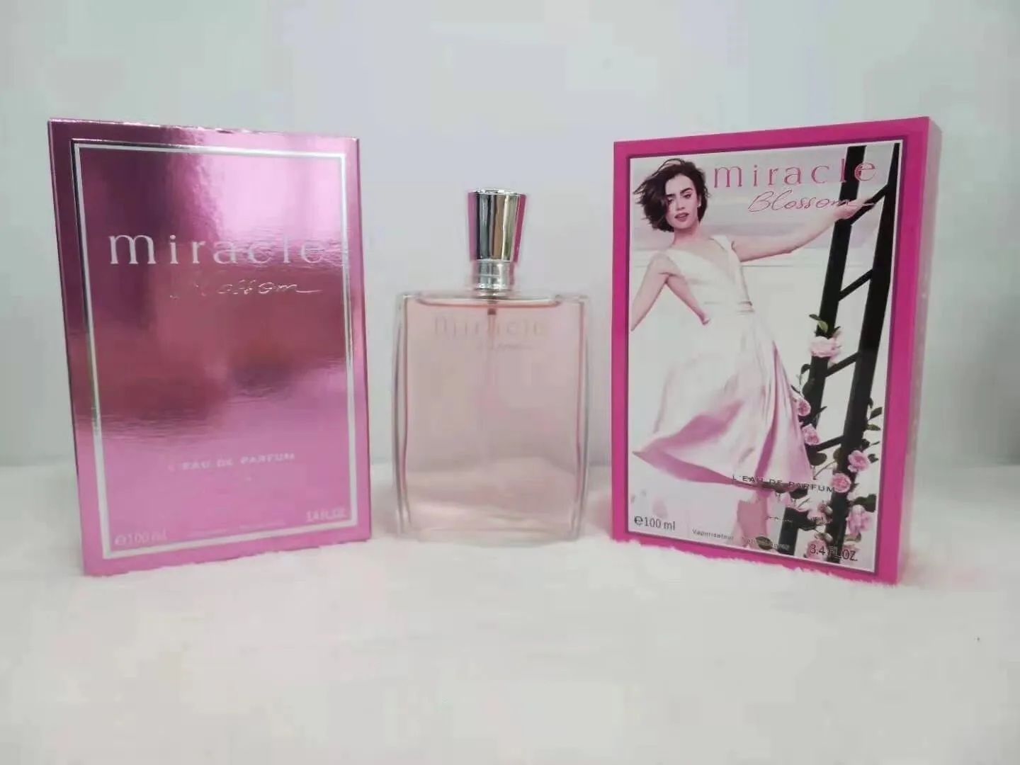Hot Brand Perfume for Women High-Quality Eau De Parfum Enchanting Floral Scent Natural Fresh Long Lasting Fragrance for Ladies
Hot Brand Perfume for Women High-Quality Eau De Parfum Enchanting Floral Scent Natural Fresh Long Lasting Fragrance for Ladies