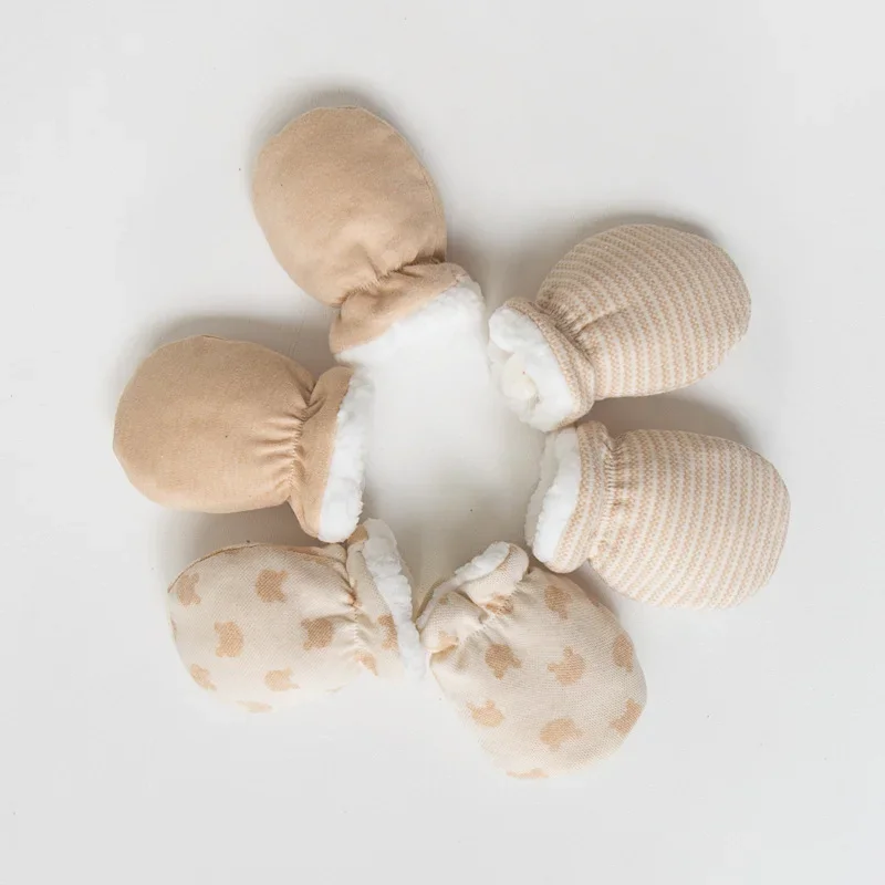 Newborn Gloves Winter Baby Anti-Grab Mittens Full Finger Boys Girls Thicken Warmer Fleece Gloves Toddler Infant Mittens 11*8 CM
Newborn Gloves Winter Baby Anti-Grab Mittens Full Finger Boys Girls Thicken Warmer Fleece Gloves Toddler Infant Mittens 11*8 CM
