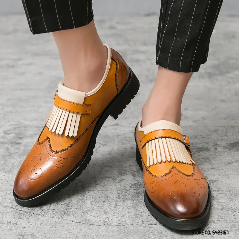 Designer Pointed Two Tone Patchwork Thick Bottom Oxford Shoes For Mens Formal Wedding Dress Homecoming Sapatos Tenis Masculino
Designer Pointed Two Tone Patchwork Thick Bottom Oxford Shoes For Mens Formal Wedding Dress Homecoming Sapatos Tenis Masculino