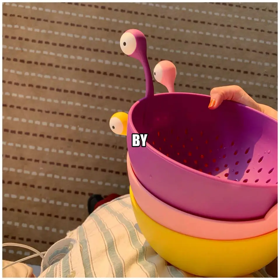 Drain Basket Household Creative Cartoon Plastic Drain Basket Washing Vegetables and Fruit Baskets Household Artifact
Drain Basket Household Creative Cartoon Plastic Drain Basket Washing Vegetables and Fruit Baskets Household Artifact