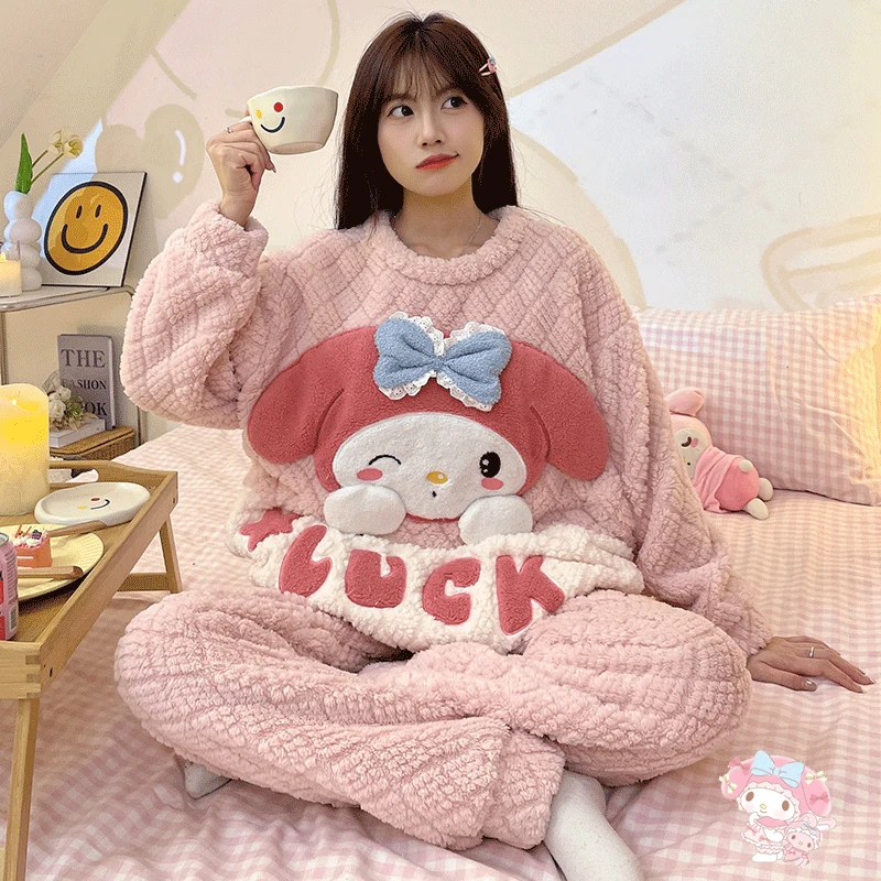Cartoon Sanrios My Melody Cinnamoroll Soft Coral Velvet Pajamas Winter Thickening Household Clothes Pompompurin Plush Sleepwear
Cartoon Sanrios My Melody Cinnamoroll Soft Coral Velvet Pajamas Winter Thickening Household Clothes Pompompurin Plush Sleepwear