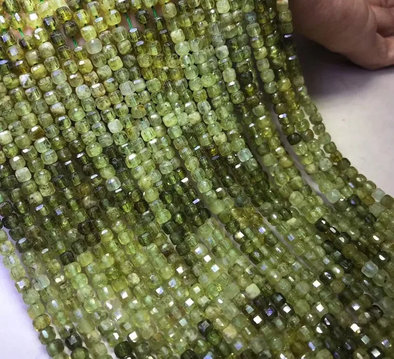Natural Tsavorite Faceted Cube Beads for Making Bracelet green garnet Square Shape Stone Perle for Needlework Jewelry DIY
Natural Tsavorite Faceted Cube Beads for Making Bracelet green garnet Square Shape Stone Perle for Needlework Jewelry DIY