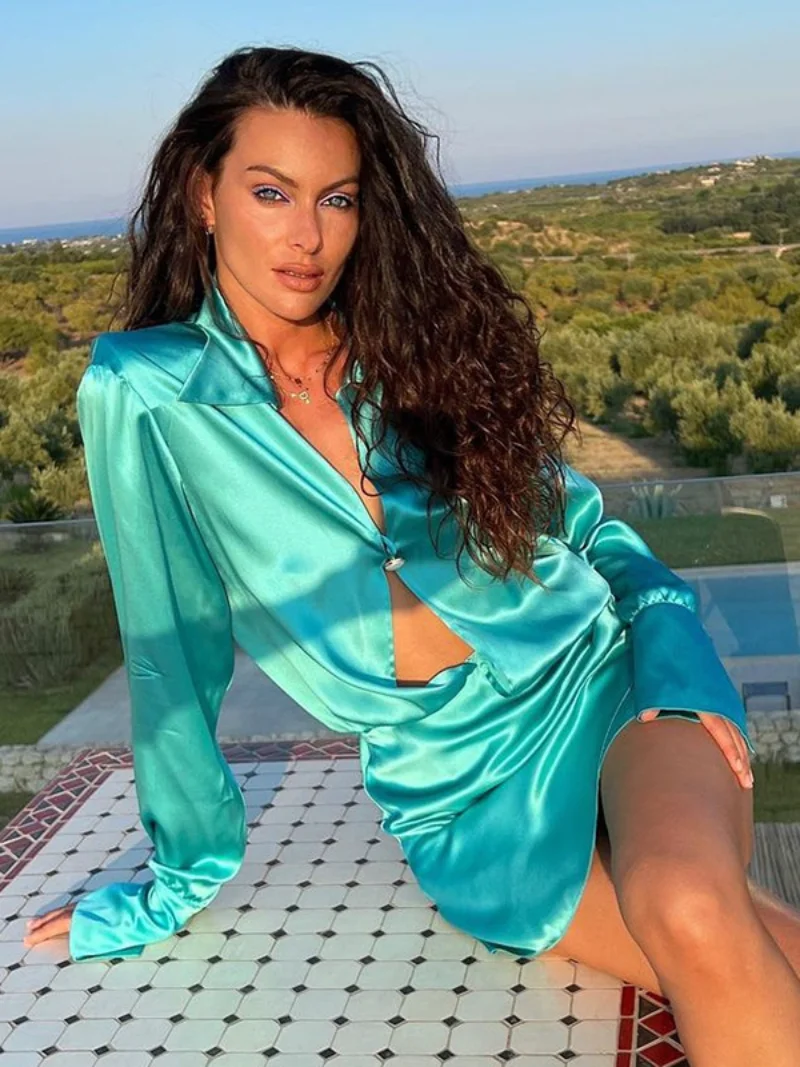 Осень 2023, женские мини-платья-рубашки с отложным воротником, на пуговицах, с длинным рукавом, 2023, женское атласное платье-рубашка с вырезами и складками
Осень 2023, женские мини-платья-рубашки с отложным воротником, на пуговицах, с длинным рукавом, 2023, женское атласное платье-рубашка с вырезами и складками