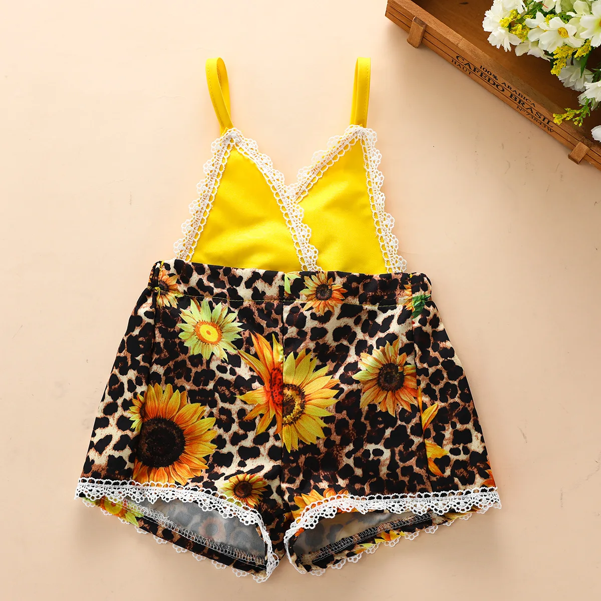 Baby Girl Clothes Infant Casual Romper Toddler Solid Stitching Floral Leopard Suspender Bodysuit Children Summer Cute Jumpsuit
Baby Girl Clothes Infant Casual Romper Toddler Solid Stitching Floral Leopard Suspender Bodysuit Children Summer Cute Jumpsuit