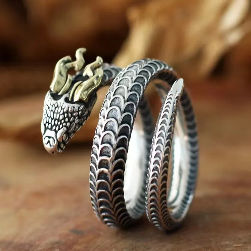 Chinese Ethnic Wind Dragon Ring with Horns Poisonous Snake Ring Charm Men's Punk Jewelry Accessories
Chinese Ethnic Wind Dragon Ring with Horns Poisonous Snake Ring Charm Men's Punk Jewelry Accessories