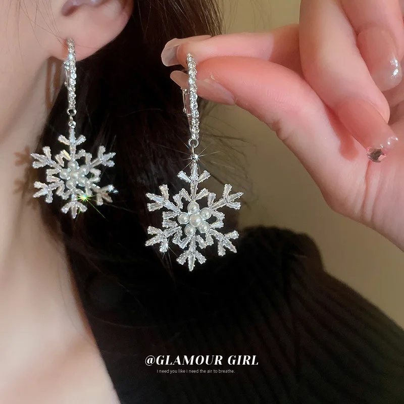 

Crystal Snowflake Stud Earrings for Women Shiny Rhinestone Pearls Tassel Charm Girls Christmas New Year Birthday Jewelry Gifts