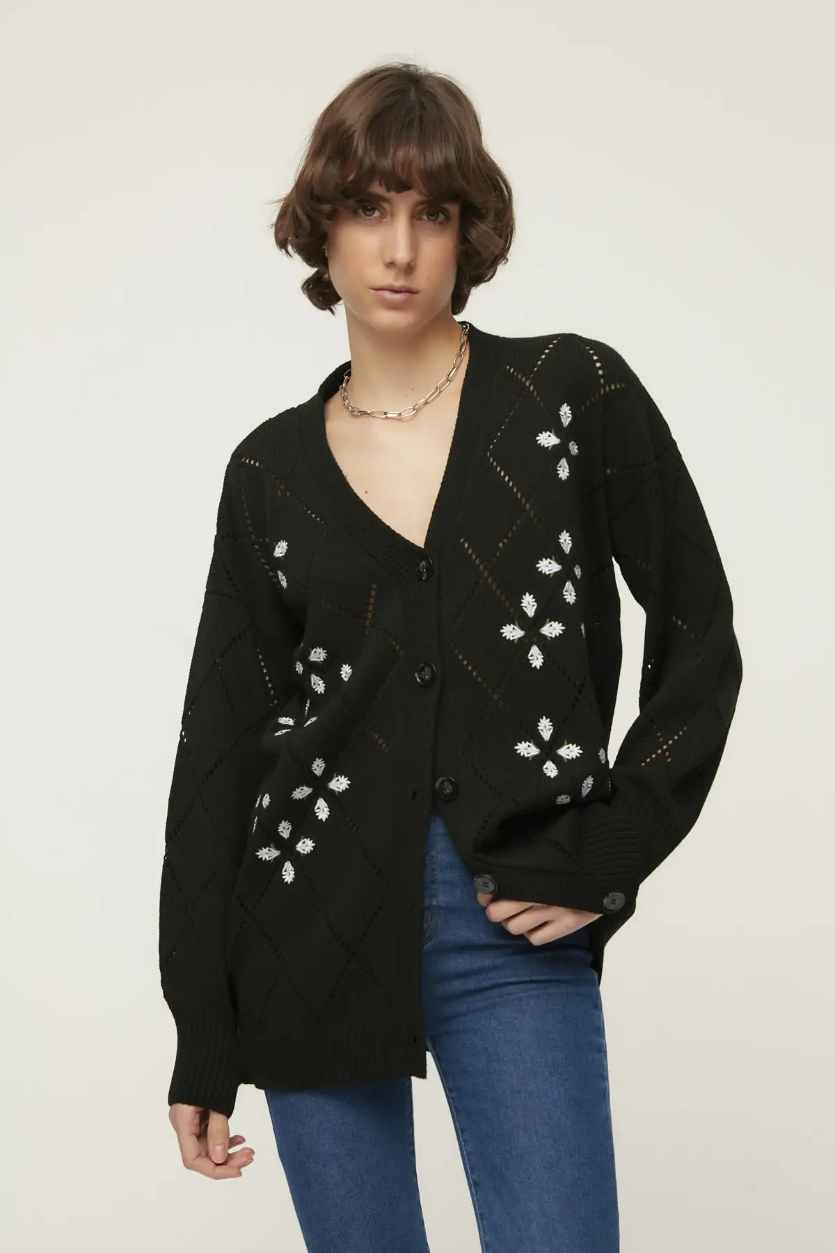 Women's Cardigan Black Oversize Openwork Embroidery Detailed Knitted Casual Knitted Quality Fashion Sweaters Loose Jumper
Women's Cardigan Black Oversize Openwork Embroidery Detailed Knitted Casual Knitted Quality Fashion Sweaters Loose Jumper