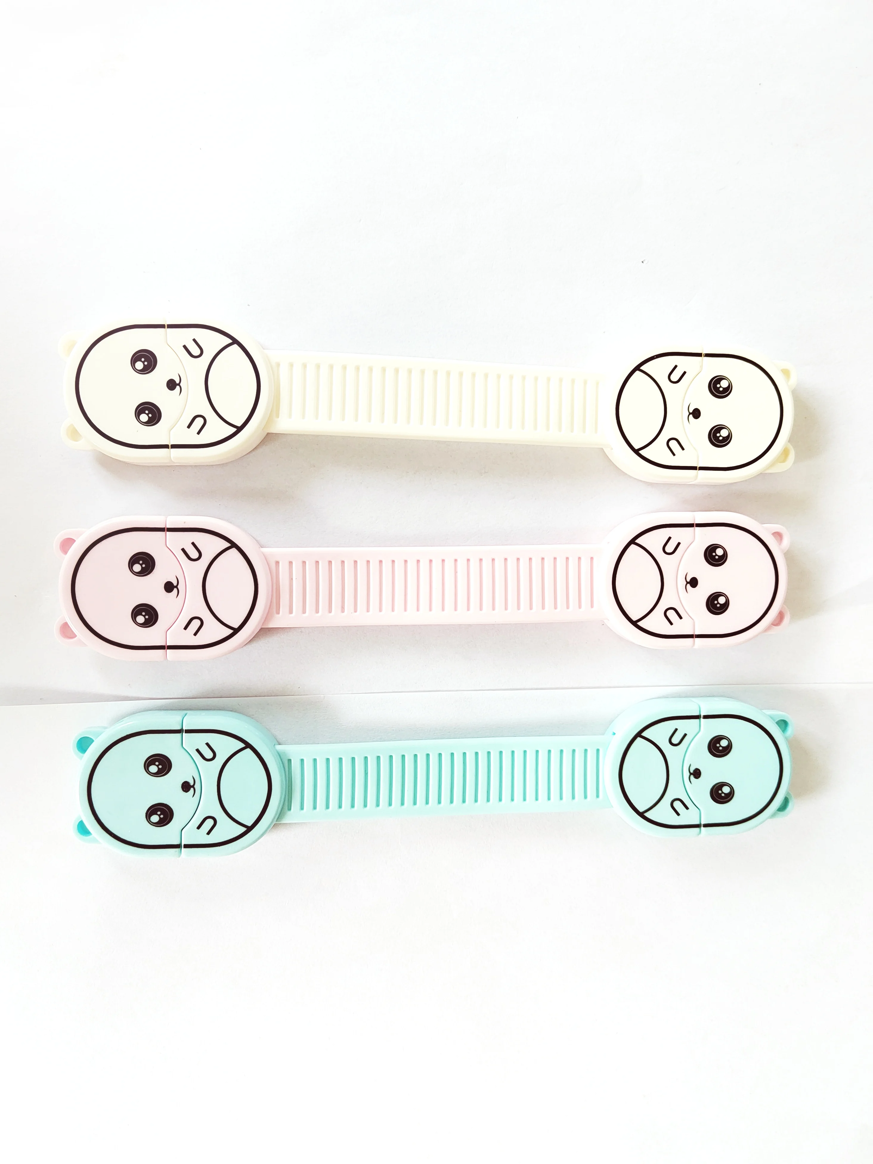 Cartoon shape drawer lock children's lengthened safety lock baby anti-pinch hand multi-function cabinet door lock
Cartoon shape drawer lock children's lengthened safety lock baby anti-pinch hand multi-function cabinet door lock