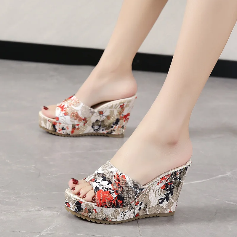 BCEBYL New Fashion Women's Summer Popular Sandals Casual Hollow Flower Wedge Beach Slippers Zapatos De Mujer Chaussure Femme
BCEBYL New Fashion Women's Summer Popular Sandals Casual Hollow Flower Wedge Beach Slippers Zapatos De Mujer Chaussure Femme