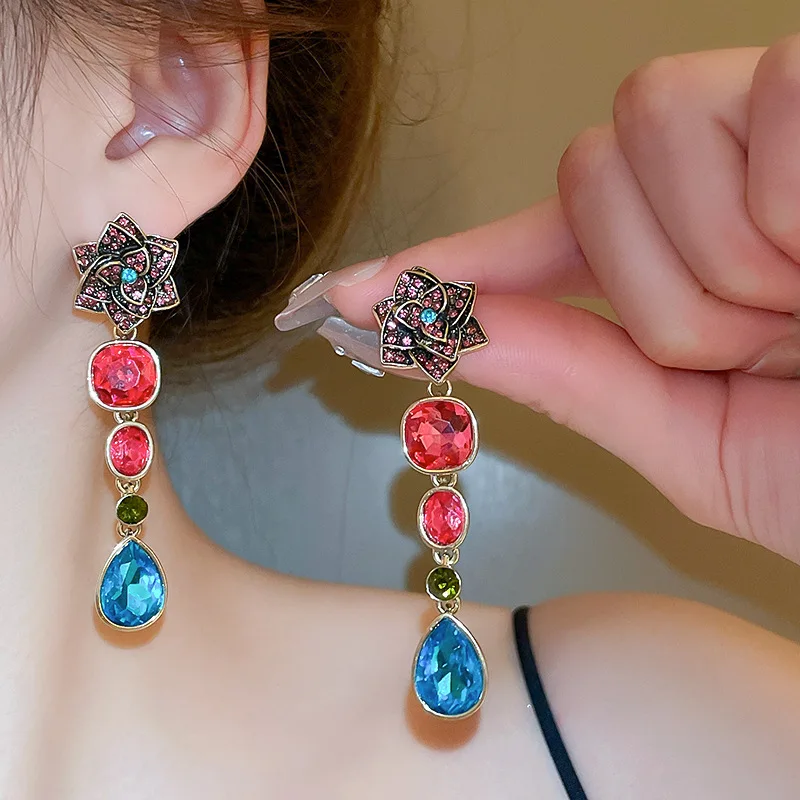 Retro Colorful Crystal Flower Droplets Earrings Light Luxury Zircon Inlaid Flower Dangle Earrings Fashion Jewelry Accessories
Retro Colorful Crystal Flower Droplets Earrings Light Luxury Zircon Inlaid Flower Dangle Earrings Fashion Jewelry Accessories