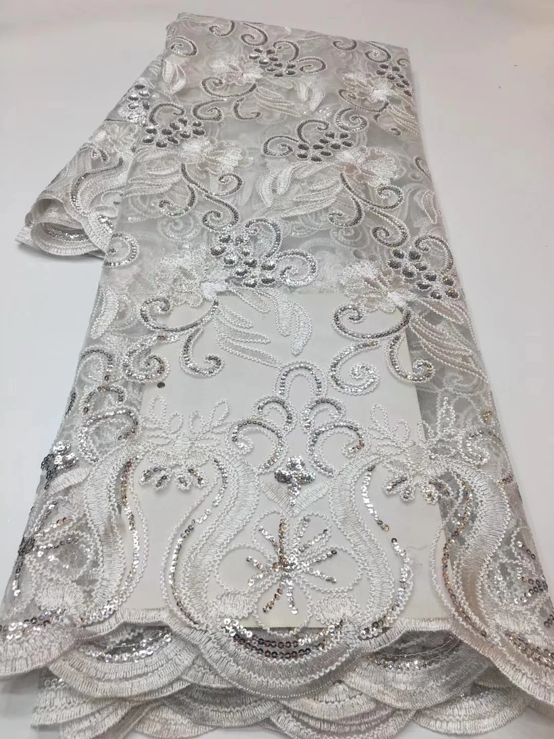 5y|Newest style is full of sequins flower embroidery lace French top quality African tulle lace party ladies dress 6 color 
5y|Newest style is full of sequins flower embroidery lace French top quality African tulle lace party ladies dress 6 color