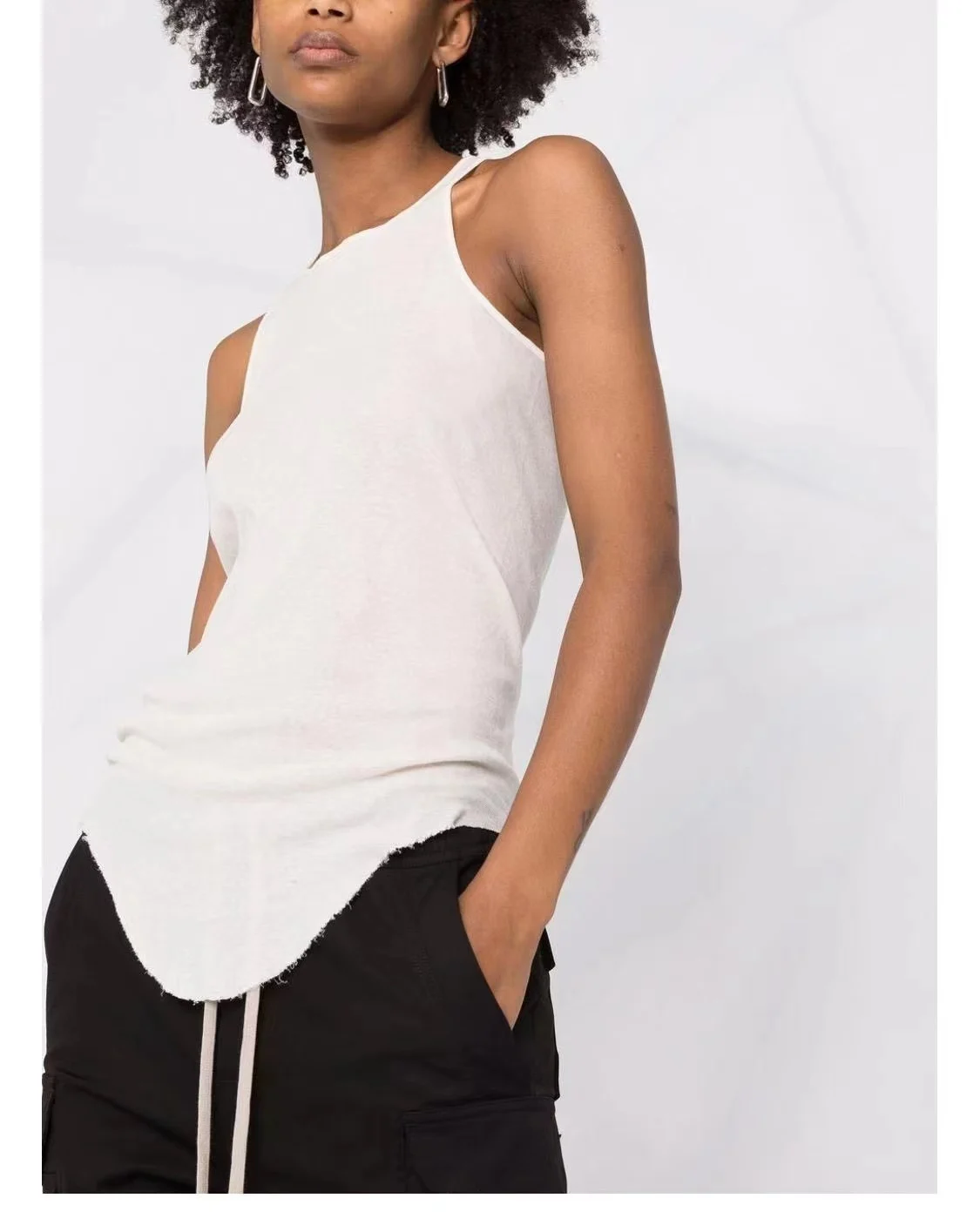 126951 126952 роскошная дизайнерская одежда, модная классическая модная Закрытая трикотажная Удобная однотонная жилетка с круглым вырезом
126951 126952 роскошная дизайнерская одежда, модная классическая модная Закрытая трикотажная Удобная однотонная жилетка с круглым вырезом