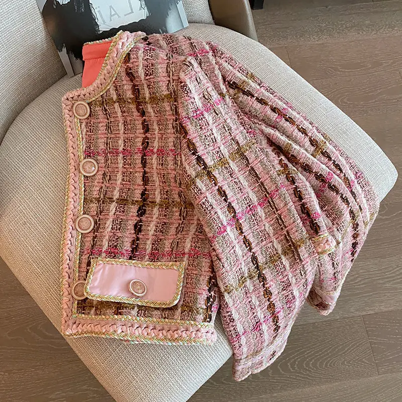 Luxury Pink Plaid Short Tweed Jacket Women Vintage Autumn Winter Fashion Elegant O-Neck Cropped Coat Design Outwear High Quality
Luxury Pink Plaid Short Tweed Jacket Women Vintage Autumn Winter Fashion Elegant O-Neck Cropped Coat Design Outwear High Quality