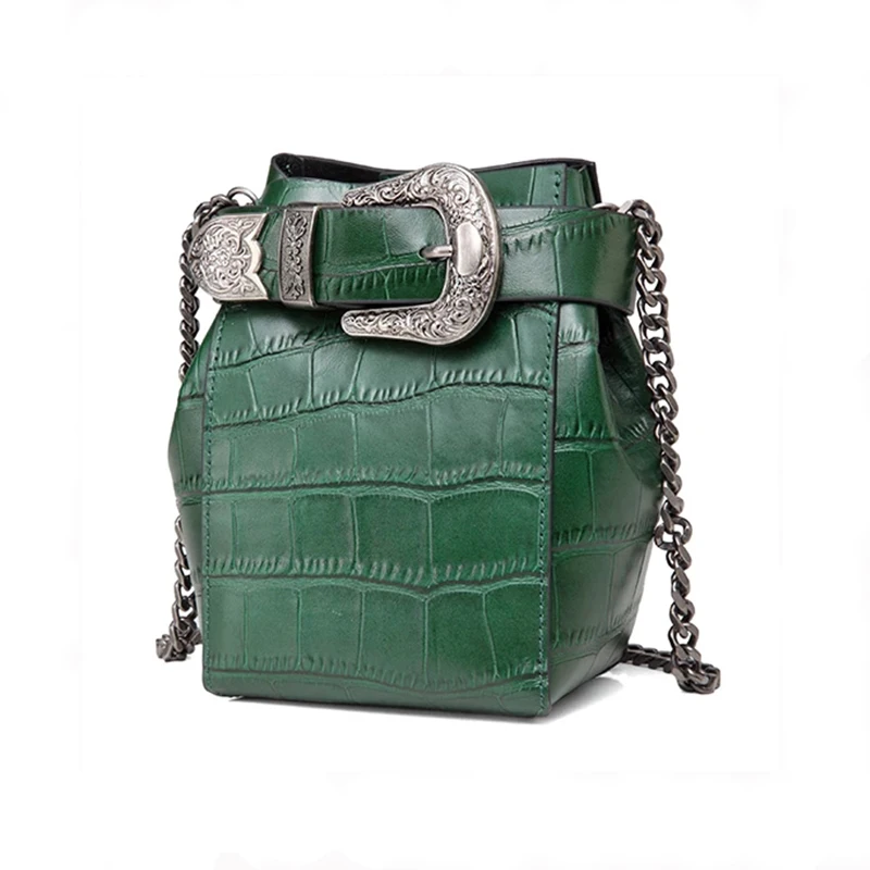 2023 New Crocodile Embossed Genuine 100% Cow Leather Mini Bucket Crossbody Bags Women Fashion Pin Buckle Crossbody Phone Bag
2023 New Crocodile Embossed Genuine 100% Cow Leather Mini Bucket Crossbody Bags Women Fashion Pin Buckle Crossbody Phone Bag