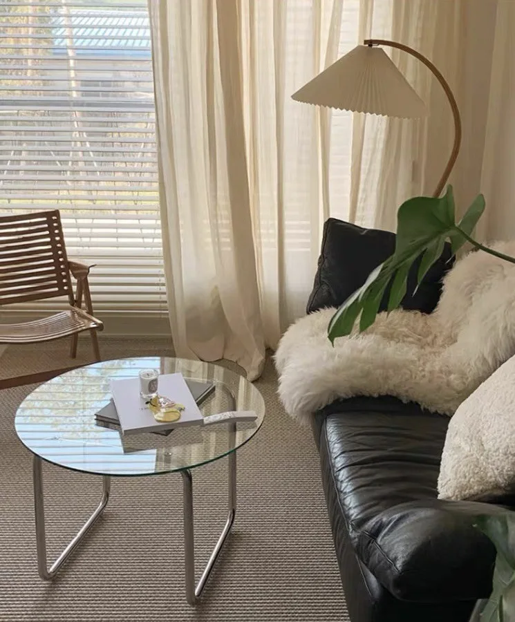 Стеклянный диван, боковой столик, угловой столик для гостиной, прикроватный столик, круглый стол, европейский стиль, маленький кофейный сто... 
Стеклянный диван, боковой столик, угловой столик для гостиной, прикроватный столик, круглый стол, европейский стиль, маленький кофейный сто...