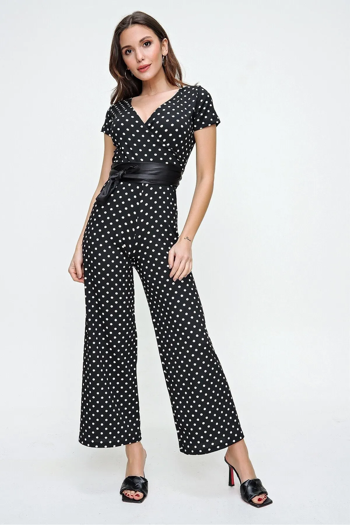 Women's Overalls Polka Dot Belt Jumpsuit Hot Style Quality Fabric Sleeveless Baggy Trousers Casual Jumpsuit 
Women's Overalls Polka Dot Belt Jumpsuit Hot Style Quality Fabric Sleeveless Baggy Trousers Casual Jumpsuit