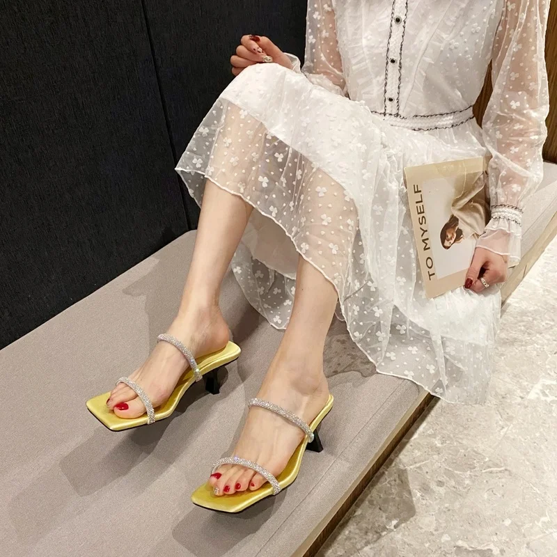 DOGHC High Heel Party Shoes Summer Glittery Beading Strap Sandals Women's Formal Dress Slippers Summer Plus Size Slides Shoes
DOGHC High Heel Party Shoes Summer Glittery Beading Strap Sandals Women's Formal Dress Slippers Summer Plus Size Slides Shoes