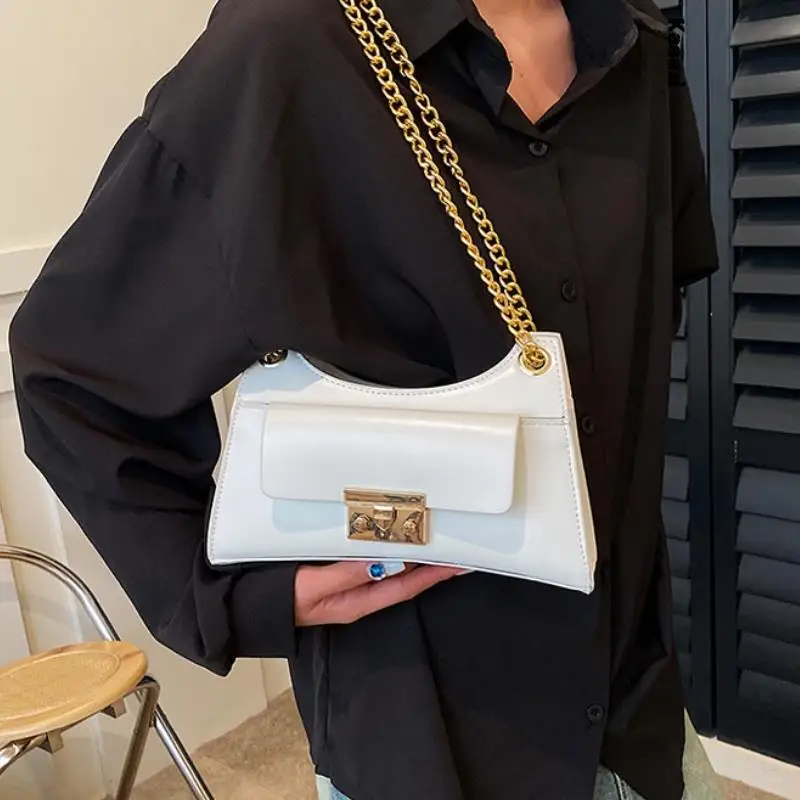 High Quality Shoulder Bag With Chain Fashion Versatile 2023 New Luxury Solid Color Tote Bag Leather Casual Crossbody Bag Simple
High Quality Shoulder Bag With Chain Fashion Versatile 2023 New Luxury Solid Color Tote Bag Leather Casual Crossbody Bag Simple