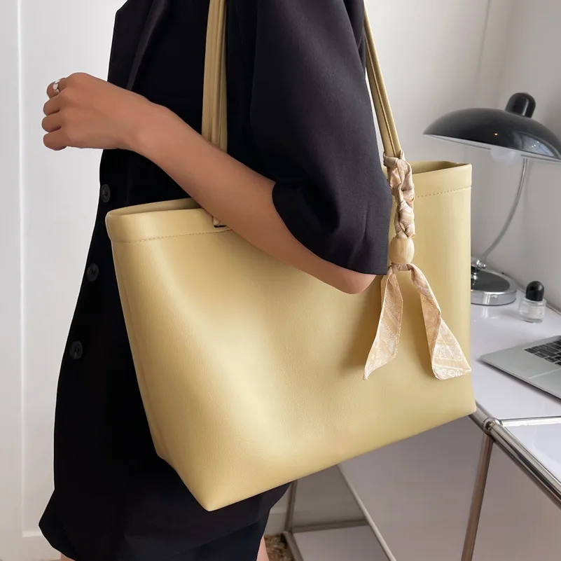 Large-capacity Women's Bag 2022 Summer New High-end Niche Commuter Bag Fashion Shoulder Bag Tote Bag Personality Handbag
Large-capacity Women's Bag 2022 Summer New High-end Niche Commuter Bag Fashion Shoulder Bag Tote Bag Personality Handbag