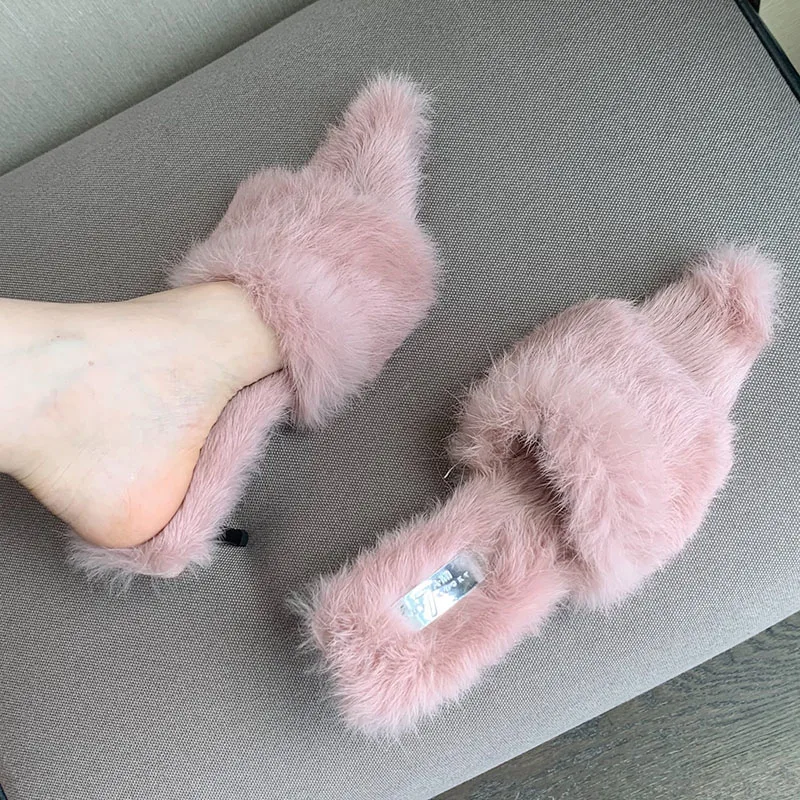 2022 New Fashion Furry Ladies High Heels Sandals Pointed Toe Women Pumps Shoes Slides Outdoor Female Casual Fur Slippers 
2022 New Fashion Furry Ladies High Heels Sandals Pointed Toe Women Pumps Shoes Slides Outdoor Female Casual Fur Slippers
