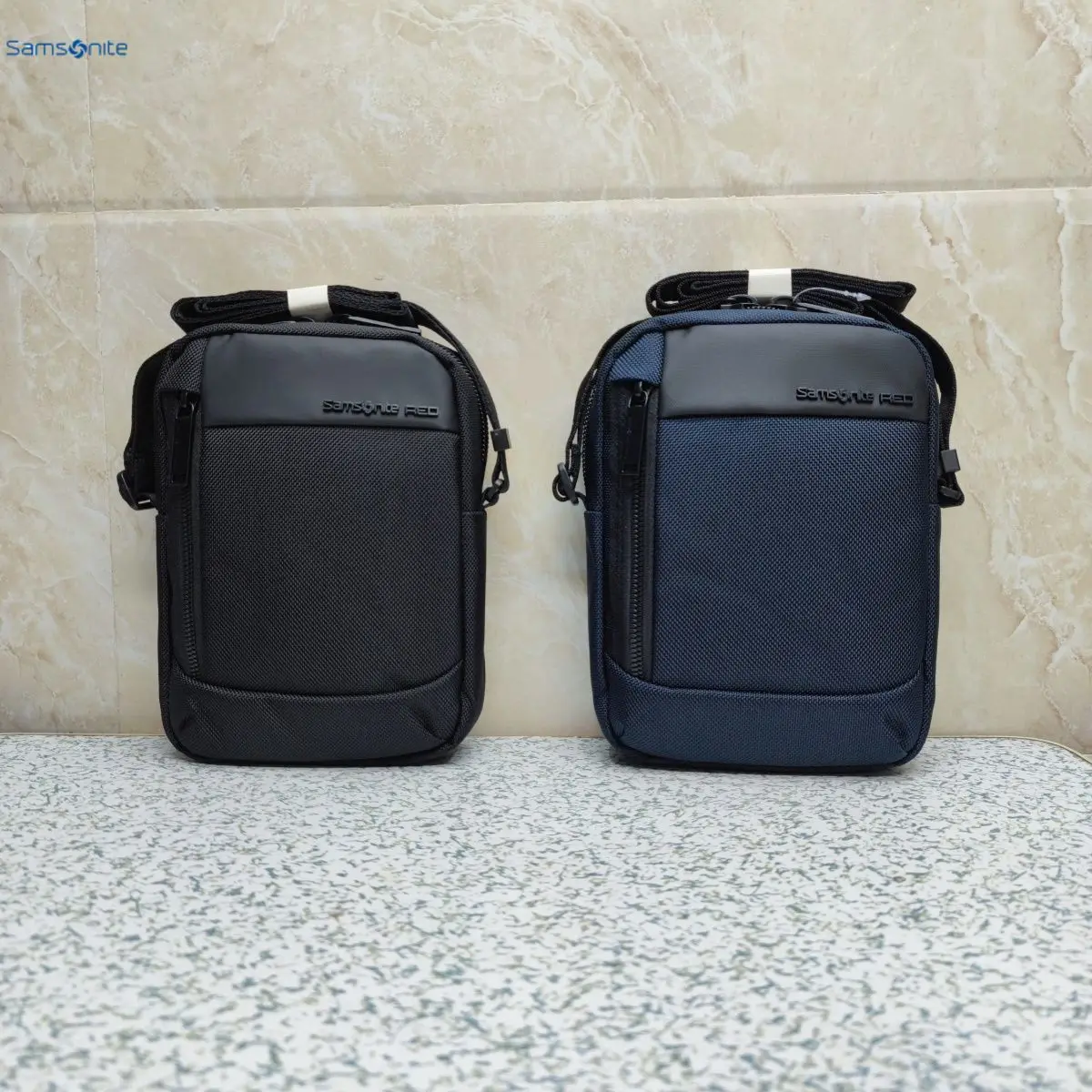 New Samsonite Nylon Waterproof Single Shoulder Messenger Bag Fashion Design Casual Small Shoulder Messenger Bag Mobile Phone Bag
New Samsonite Nylon Waterproof Single Shoulder Messenger Bag Fashion Design Casual Small Shoulder Messenger Bag Mobile Phone Bag