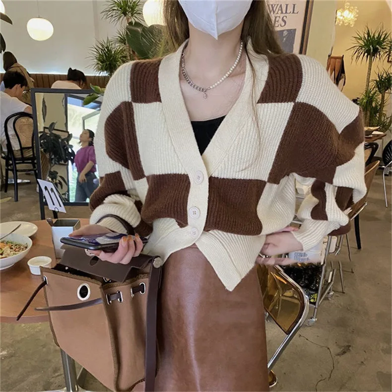 Knitted Cardigan for Women 2022 New Autumn and Winter Sweaters Women Comfortable Retro Plaid Loose Knitted Coat Women
Knitted Cardigan for Women 2022 New Autumn and Winter Sweaters Women Comfortable Retro Plaid Loose Knitted Coat Women