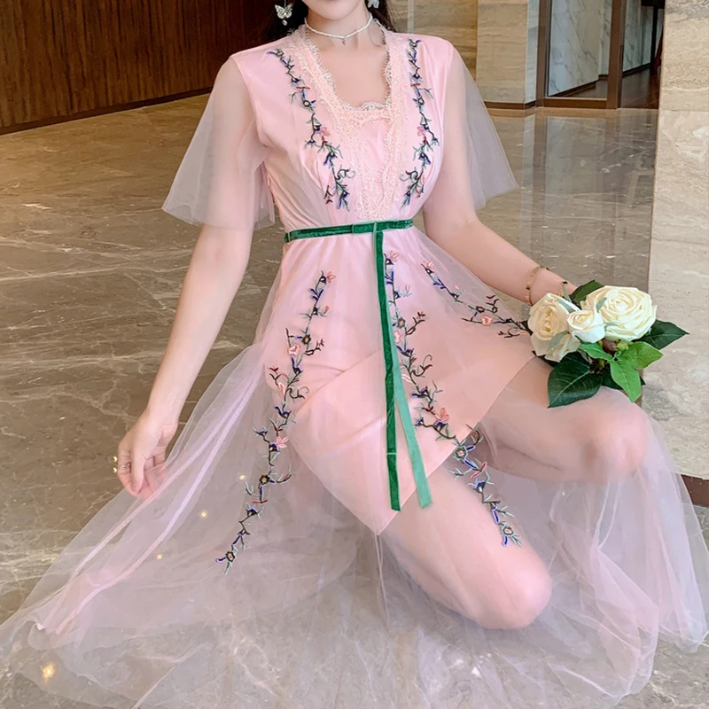Embroidery Mesh Bodycon Dress Women V-neck Long-sleeve Women Clothing High Waisted Vintage Elegant Party Dresses Women 
Embroidery Mesh Bodycon Dress Women V-neck Long-sleeve Women Clothing High Waisted Vintage Elegant Party Dresses Women
