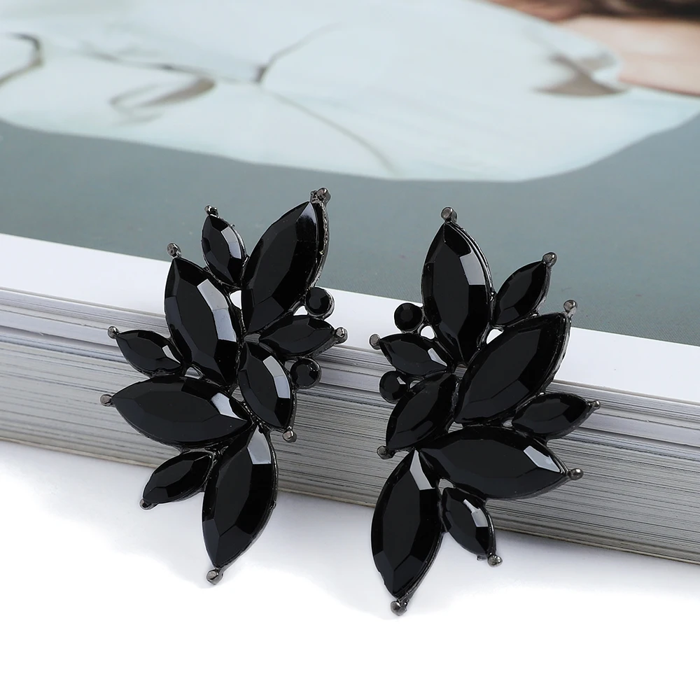 Fashion Color Stud Women's Earrings High-end Luxury Geometric Diamond Earrings Personality Jewelry Festival Party Accessories
Fashion Color Stud Women's Earrings High-end Luxury Geometric Diamond Earrings Personality Jewelry Festival Party Accessories