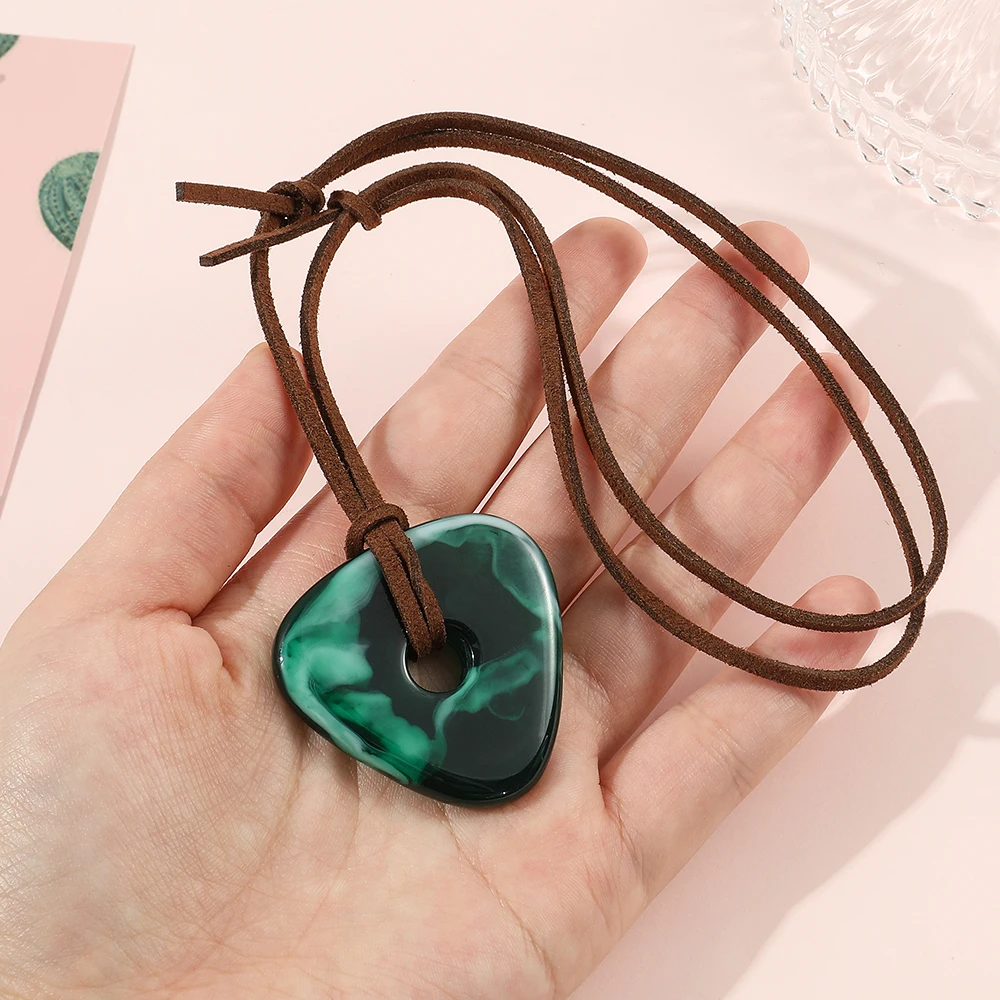 Hot Movie Coraline Necklace Green Seeing Stone Pendant Necklace Rope Chain Kids Women Men Jewelry Party Props Gift
Hot Movie Coraline Necklace Green Seeing Stone Pendant Necklace Rope Chain Kids Women Men Jewelry Party Props Gift