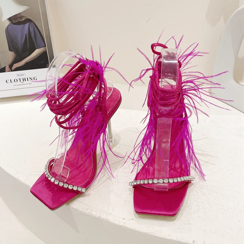 Новинка 2023, женские сандалии стразы с перьями, сандалии на высоком каблуке с квадратным носком и кристаллами, обувь для подиума и банкета
Новинка 2023, женские сандалии стразы с перьями, сандалии на высоком каблуке с квадратным носком и кристаллами, обувь для подиума и банкета