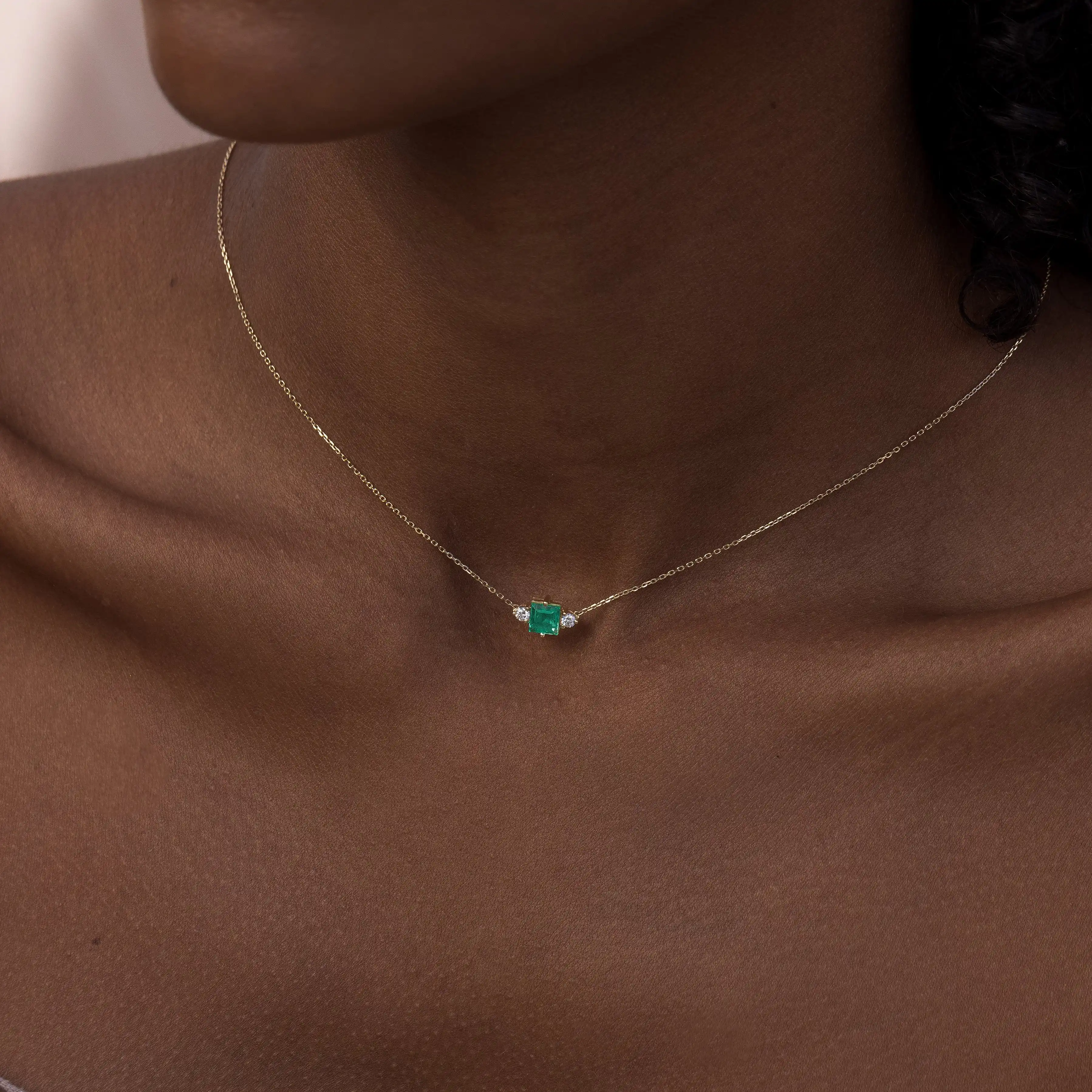 Stunning S925 Sterling Silver Emerald Princess Necklace - Perfect for Royalty!
Stunning S925 Sterling Silver Emerald Princess Necklace - Perfect for Royalty!