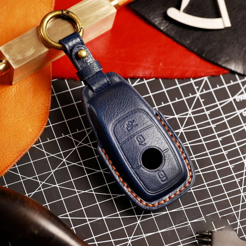 For Car Key Case Cover Fob Protect Leather Keychain Holder Accessories for Mercedes Benz GLC300L E300 E260 E350 A200 Keyring
For Car Key Case Cover Fob Protect Leather Keychain Holder Accessories for Mercedes Benz GLC300L E300 E260 E350 A200 Keyring