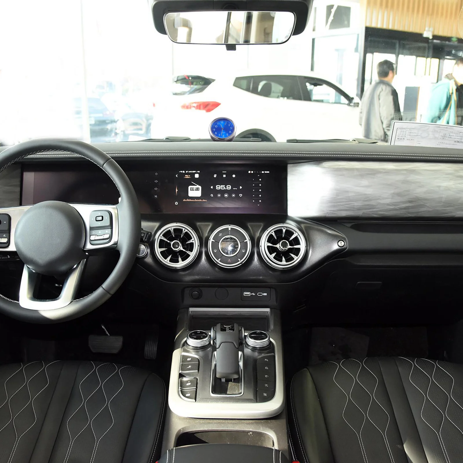 1pc Delicate Luminous Car Clock Fashion Dashboard Vehicle-mounted Clock
1pc Delicate Luminous Car Clock Fashion Dashboard Vehicle-mounted Clock