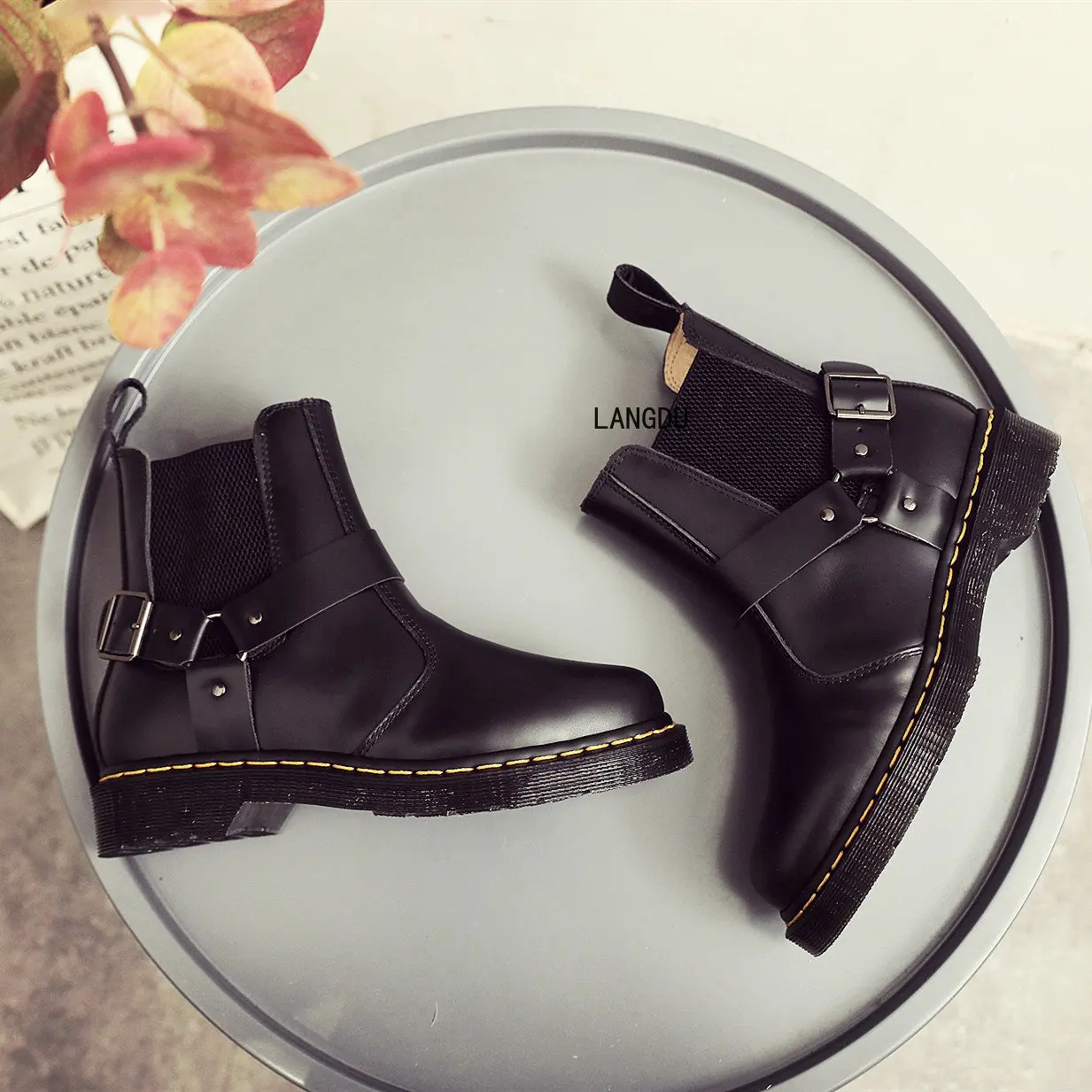 Buckle Belt Fashion Chelsea Boots Women's 2022 Autumn Winter Perennial In Stock Goodyear Thick Line Leather Martin Boots A Pedal
Buckle Belt Fashion Chelsea Boots Women's 2022 Autumn Winter Perennial In Stock Goodyear Thick Line Leather Martin Boots A Pedal