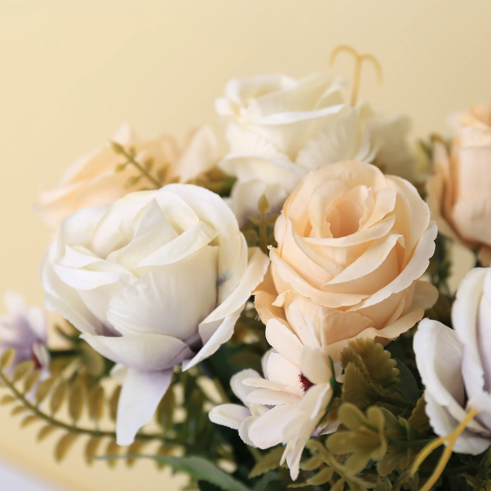 3Pcs Artificial Flowers Real Touch Faux Roses Bouquet Silk Flowers for Home Kitchen Bedroom Wedding Christmas Party Decoration
3Pcs Artificial Flowers Real Touch Faux Roses Bouquet Silk Flowers for Home Kitchen Bedroom Wedding Christmas Party Decoration