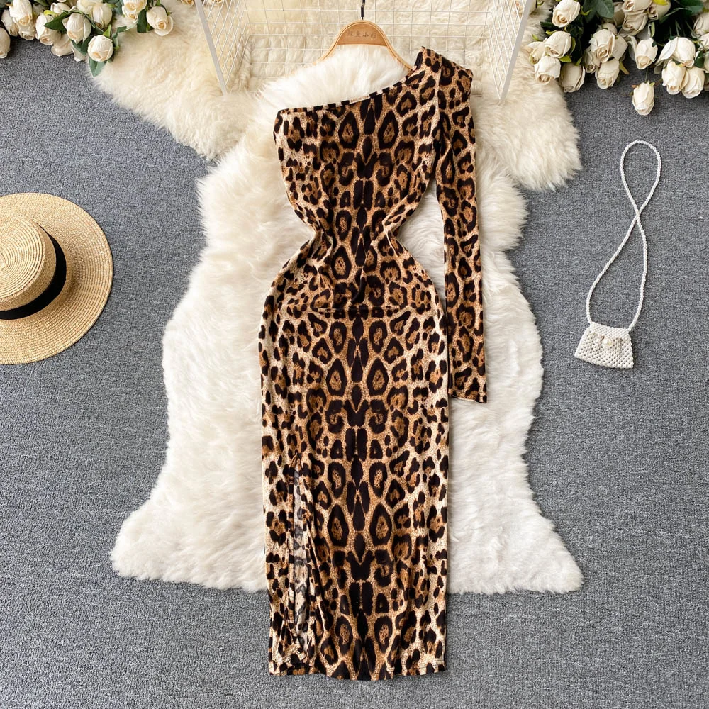 Leopard Print Long Dress for Women Sexy Padded One Shoulder Long Sleeve Slim Bodycon Club Party Dress Vestido Fashion Streetwear
Leopard Print Long Dress for Women Sexy Padded One Shoulder Long Sleeve Slim Bodycon Club Party Dress Vestido Fashion Streetwear