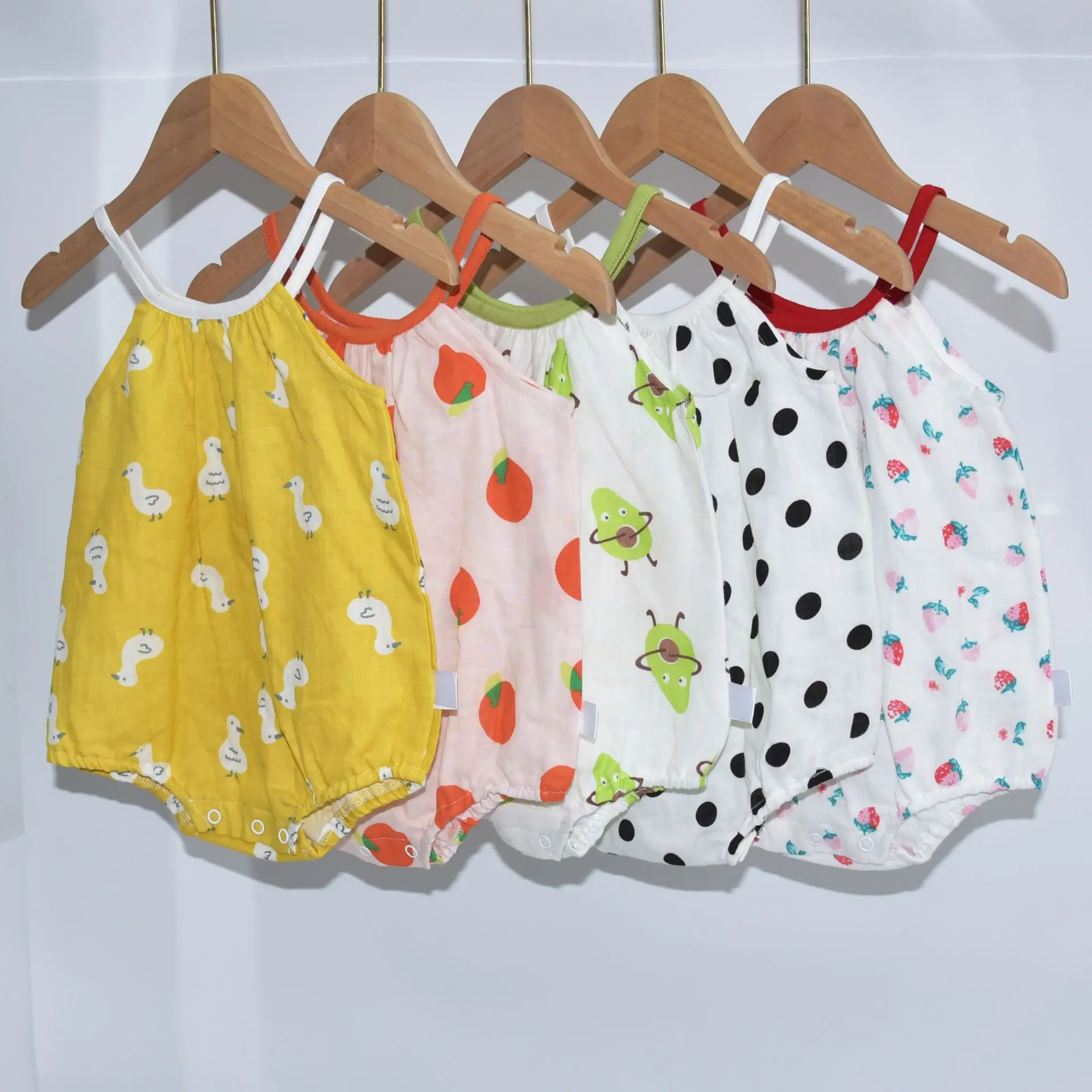 Baby sling bag fart clothes pure cotton summer female treasure strap one-piece clothes princess summer dress triangle rompers
Baby sling bag fart clothes pure cotton summer female treasure strap one-piece clothes princess summer dress triangle rompers
