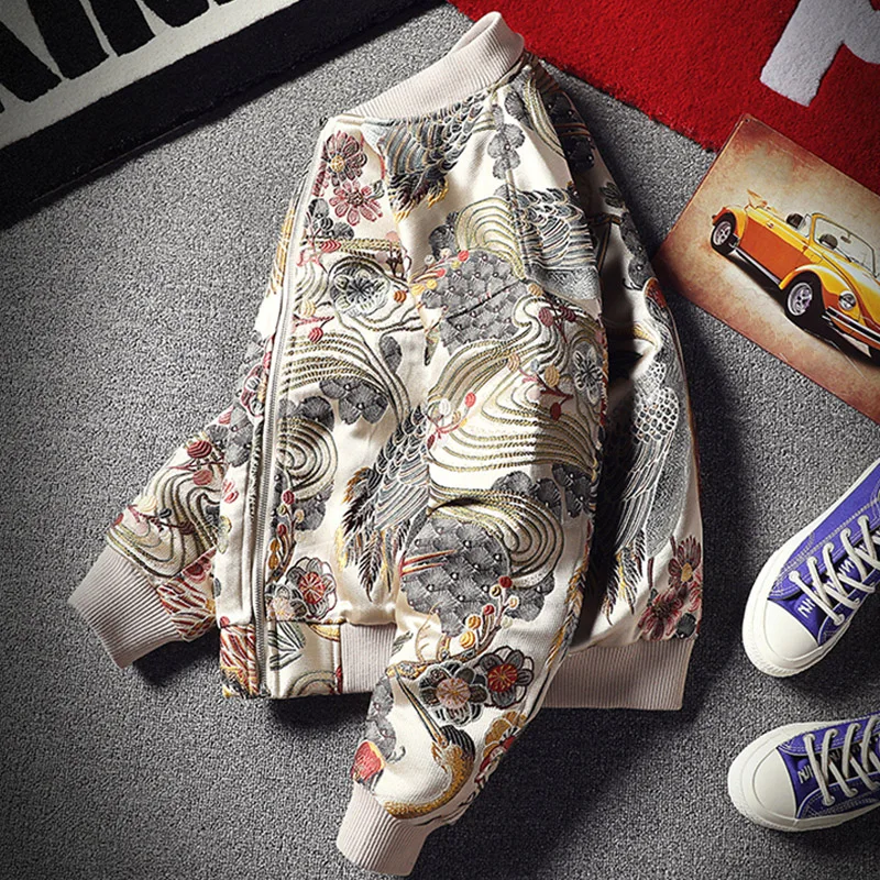 2022 Japan Style Floral & Crane Embroidery Men Bomber Jacket Beige Stand Collar Streetwear Varsity Baseball Coat Plus Size
2022 Japan Style Floral & Crane Embroidery Men Bomber Jacket Beige Stand Collar Streetwear Varsity Baseball Coat Plus Size