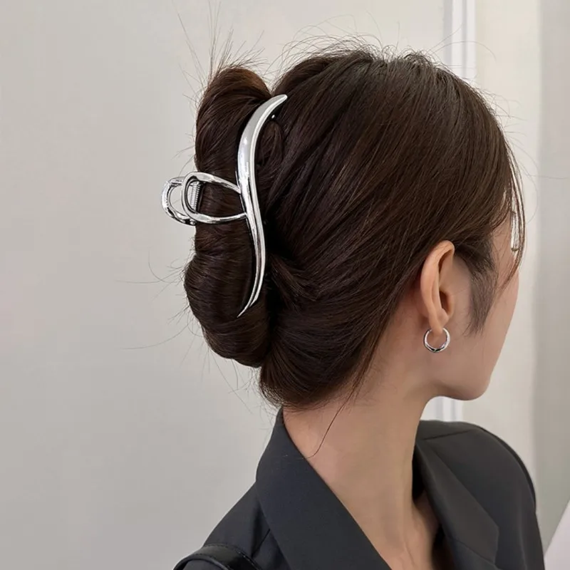 Korean New Creative Metal Silver Color Geometric Shark Clip Campus Daily Simple Grip Clip 2023 Women's Elegant Hair Accessories
Korean New Creative Metal Silver Color Geometric Shark Clip Campus Daily Simple Grip Clip 2023 Women's Elegant Hair Accessories