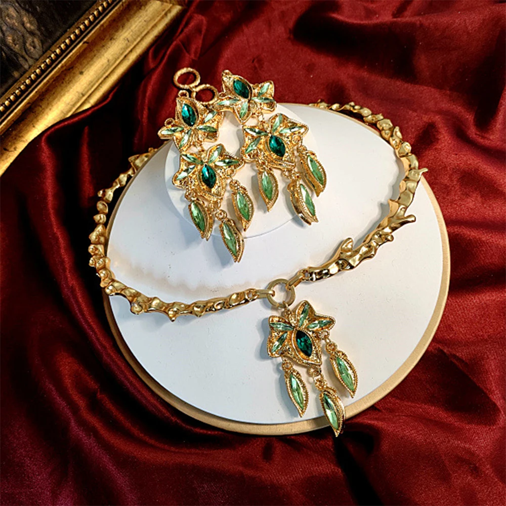 Fashion Vintage Versatile Medieval Emerald Rhinestone gemstone Earring Necklace For women girl Jewelry Set Jewelry Accessories
Fashion Vintage Versatile Medieval Emerald Rhinestone gemstone Earring Necklace For women girl Jewelry Set Jewelry Accessories