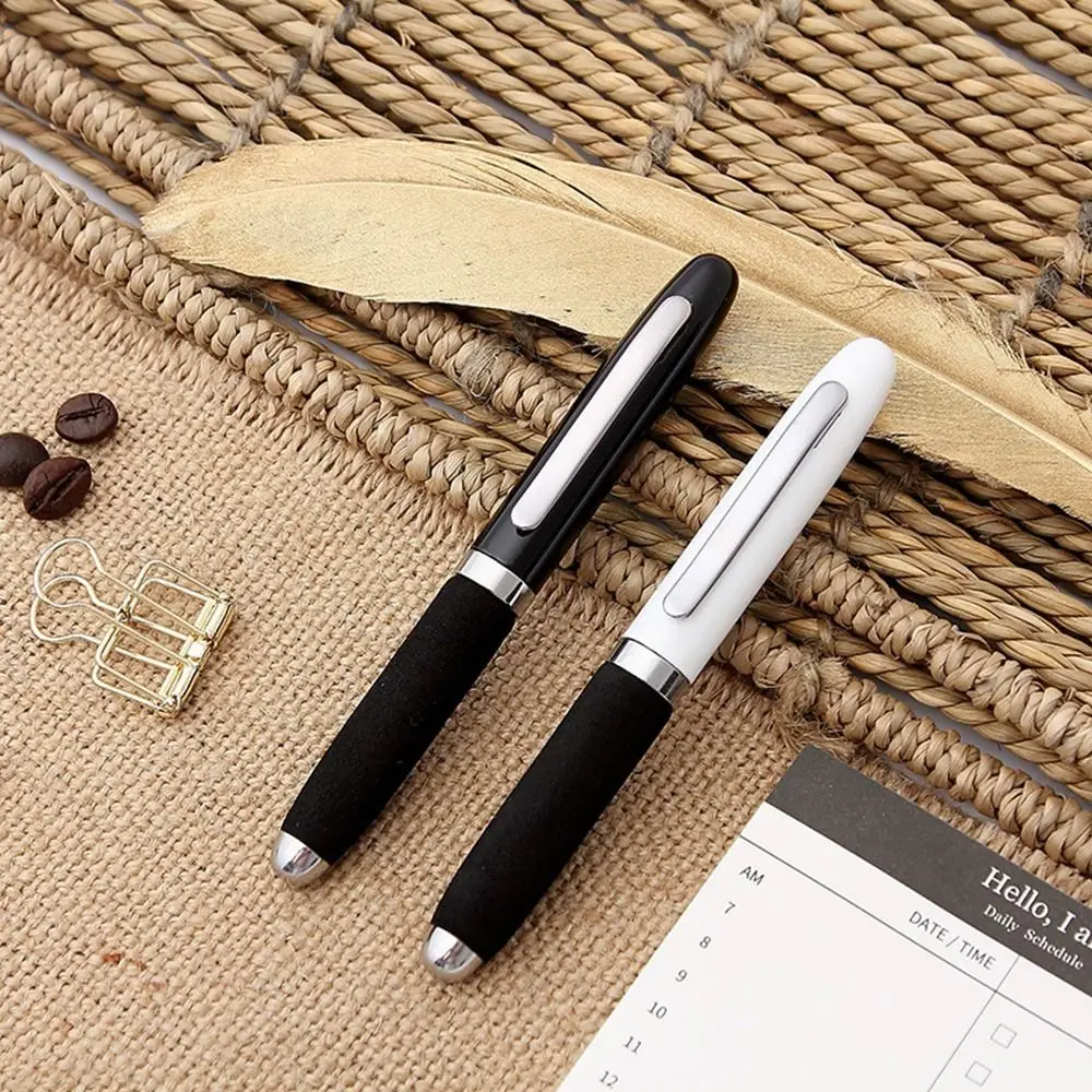 Soft Grip Fashion Design Small Size Business Men Pocket Metal Ballpoint Pen Hot Selling Luxury Signature Writing Pen Gift
Soft Grip Fashion Design Small Size Business Men Pocket Metal Ballpoint Pen Hot Selling Luxury Signature Writing Pen Gift