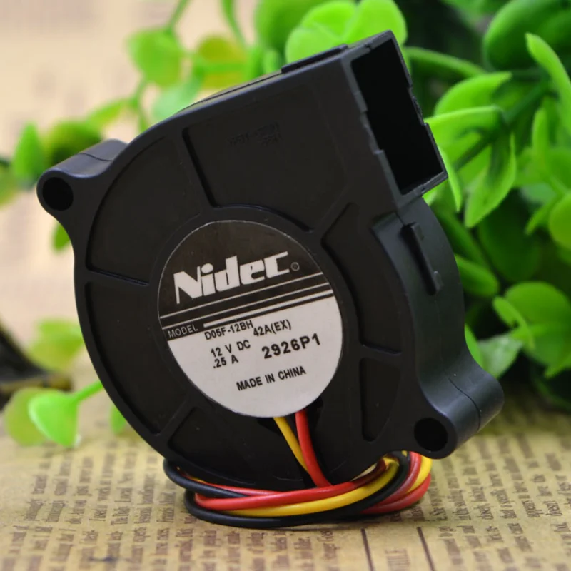 Оригинальный охлаждающий вентилятор для Nidec D05F-12BH, центробежная турбина, гидравлический вентилятор 12 в 0,25 А, проекционный вентилятор 90 × 90 × 32 мм
Оригинальный охлаждающий вентилятор для Nidec D05F-12BH, центробежная турбина, гидравлический вентилятор 12 в 0,25 А, проекционный вентилятор 90 × 90 × 32 мм