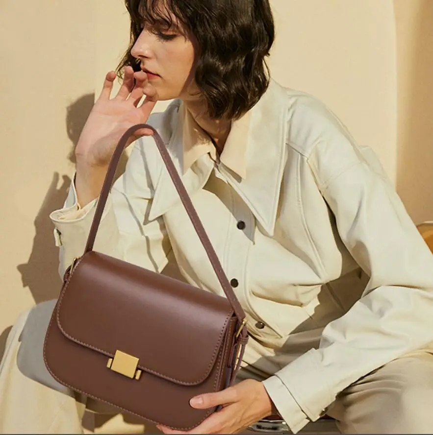 2022 New Fashion Advanced Quality Ferry Flip Small Bag Designer Ms. Luxury Person Shoulder Cross -Body Bags Unexical Bag
2022 New Fashion Advanced Quality Ferry Flip Small Bag Designer Ms. Luxury Person Shoulder Cross -Body Bags Unexical Bag