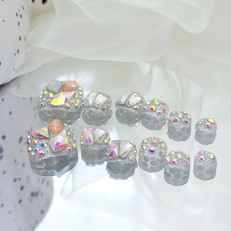 

24 шт. Летние Серебряные блестящие разноцветные бриллиантовые поддельные ногти Aurora с прессом Короткие квадратные ногти для маникюра
