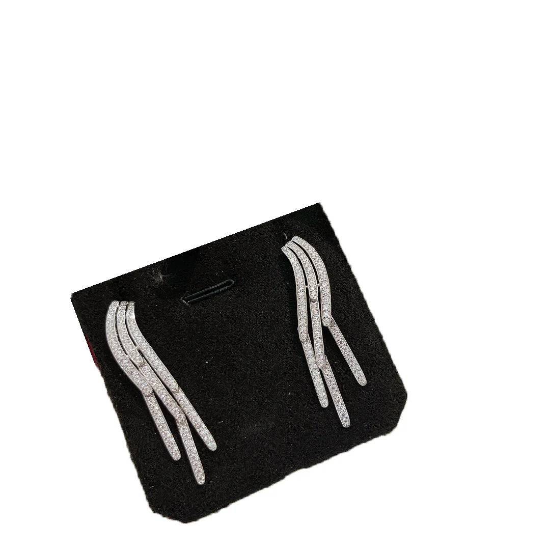NEW IN2022 Trend Three Row Drill Tassel Studded Earrings Imported Zircon Tassel Fashion Jewelry Earrings Ear Studies Full Drill
NEW IN2022 Trend Three Row Drill Tassel Studded Earrings Imported Zircon Tassel Fashion Jewelry Earrings Ear Studies Full Drill