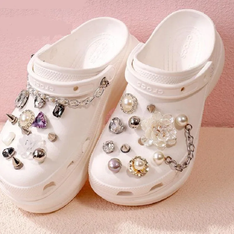 Роскошные Элегантные Подвески Croc, дизайнерские винтажные модные подвески «сделай сам» для обуви Crocs, новые брендовые сабо, горячая Распрода...
Роскошные Элегантные Подвески Croc, дизайнерские винтажные модные подвески «сделай сам» для обуви Crocs, новые брендовые сабо, горячая Распрода...