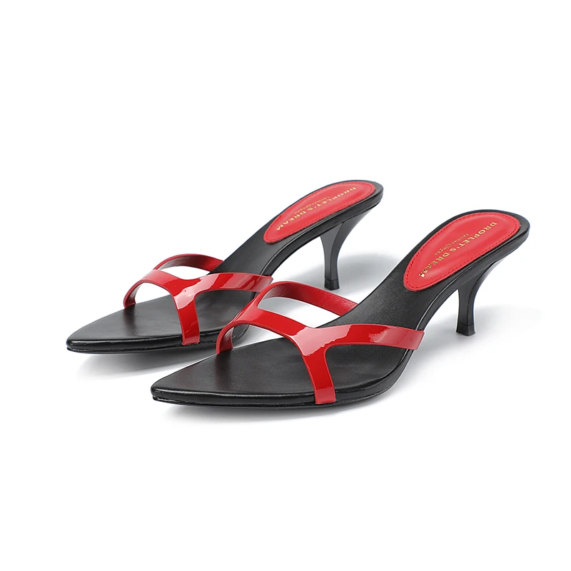 2023 Summer popular thin heel Joker fashion beach slippers casual simple ladies slippers summer open toe women's party shoes.
2023 Summer popular thin heel Joker fashion beach slippers casual simple ladies slippers summer open toe women's party shoes.