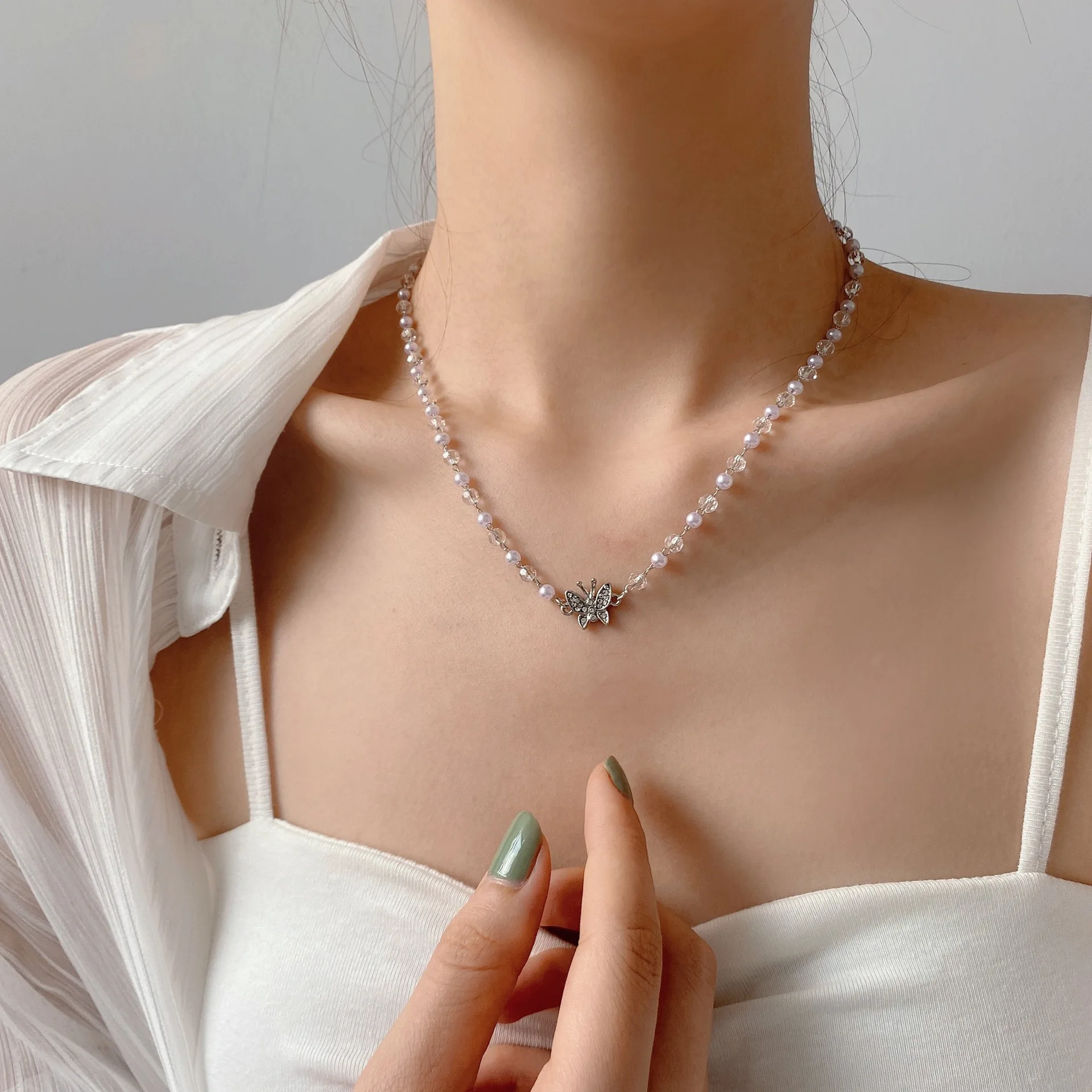 Luxury Designer Jewelry Crystal Pearl Butterfly Necklace Beaded Choker Necklace Penadnt Chain Necklace Valentines Day Gift Boho
Luxury Designer Jewelry Crystal Pearl Butterfly Necklace Beaded Choker Necklace Penadnt Chain Necklace Valentines Day Gift Boho