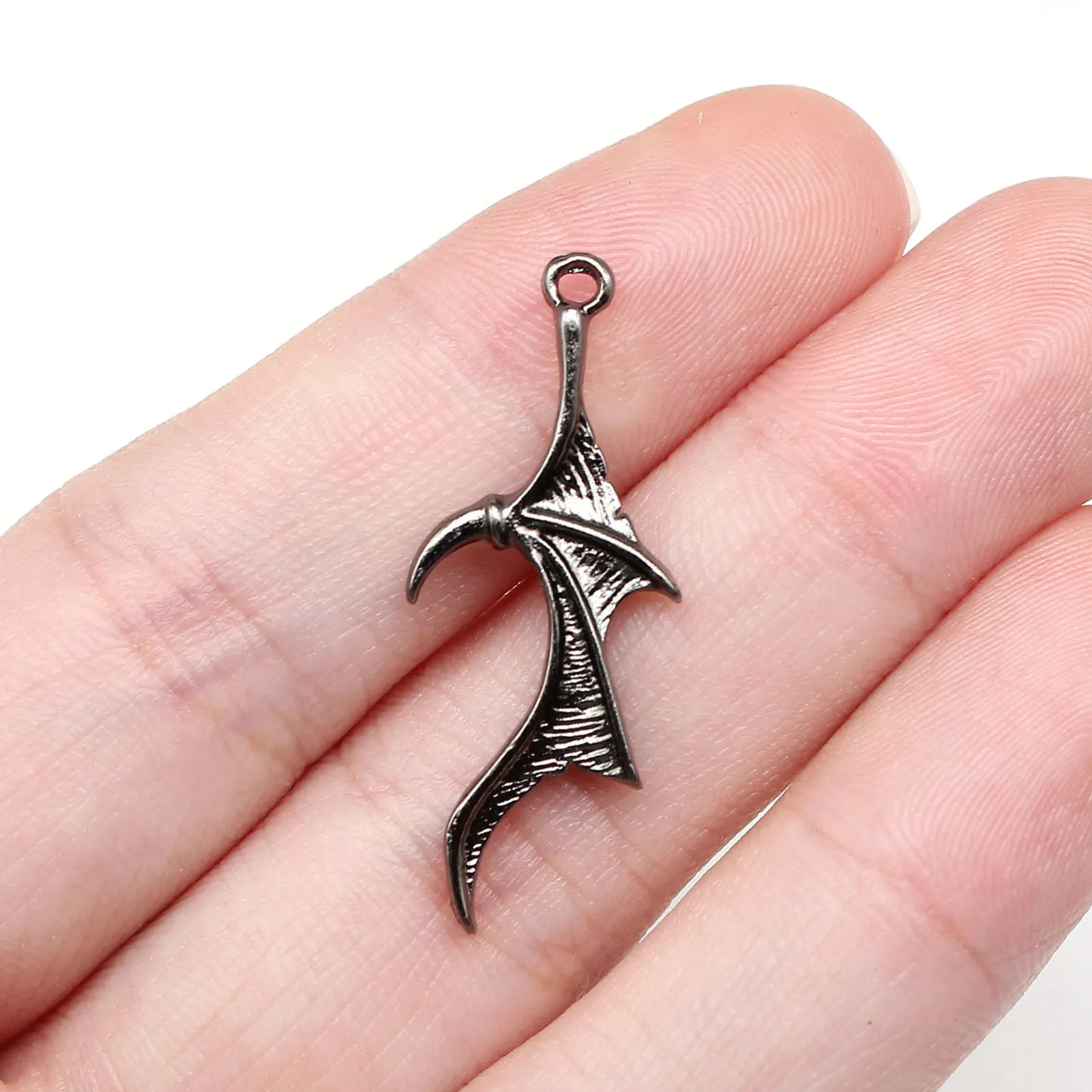 

10Pcs 31x12mm Antique Silver Gun Black Color Demon Wings Dragon Bat Wings Charms for Jewelry Making DIY Jewelry for Accessories